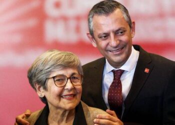 İmamoğlu'ndan Sırrı Süreyya Önder'in annesine; Özgür Özel'den 32 anneye telefon