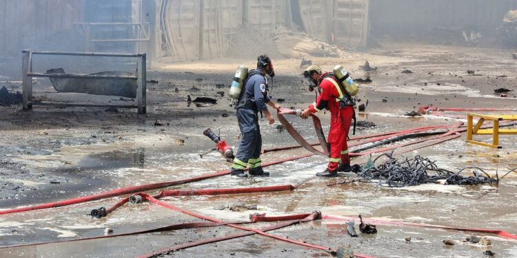 İran'da En Az 65 Kişiye Mezar Olan Limanda Korkutan Yangın