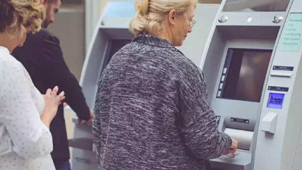 İş Bankası Emekli Promosyonlarını Mayıs Ayı İçin Açıkladı! SSK, BağKur ve Tüm Emekliler Dikkat