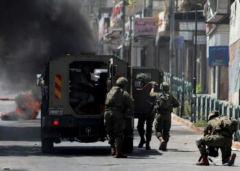 İsrail, Batı Şeria’da Biri Kadın 8 Kişiyi Gözaltına Aldı