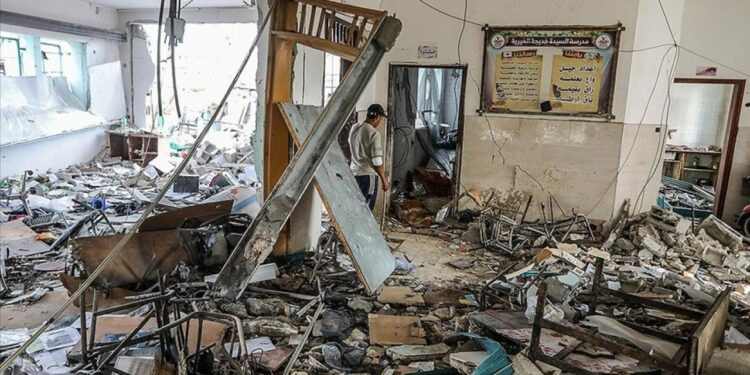 İsrail, Gazze'de Yine Okul Vurdu! Onlarca Ölü ve Yaralı Var