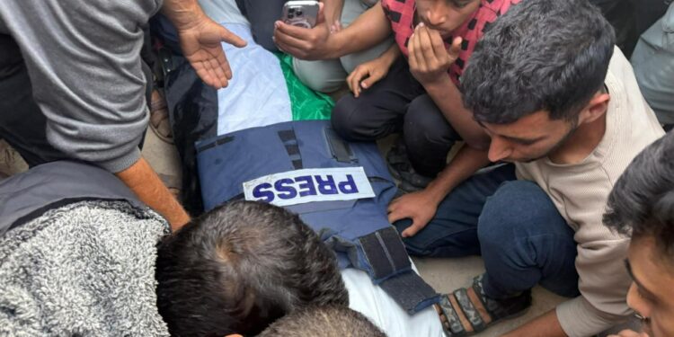 İsrail'den Gazetecilere Bir Ayda 80 İhlal! Alıkoyma, Ev Baskını, Şiddet...