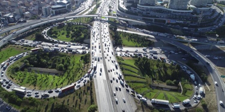 İstanbul trafiğinin yıllık maliyeti 6 milyar doları aşıyor