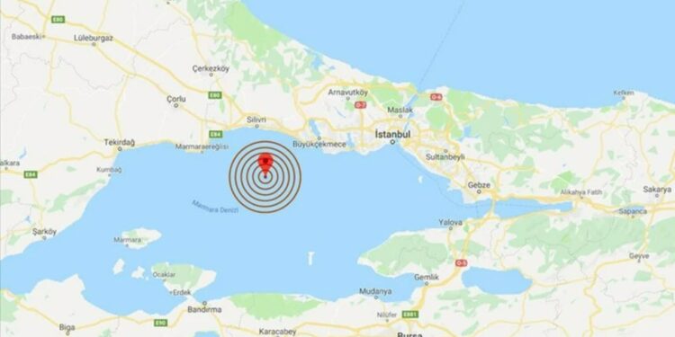 İstanbul'da Hissedilen Bir Deprem Daha! Uzman İsim Uyardı: 'Haftalarca Sürebilir'