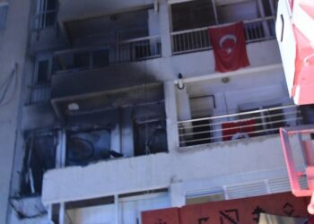 İzmir'de Feci Olay! Doğal Gaz Bomba Gibi Patladı, 4 Yaralı