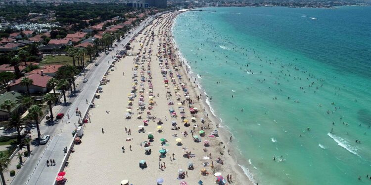 İzmir'de “bayram tatili” yoğunluğu; rezervasyonlar yüzde 90'a ulaşıyor