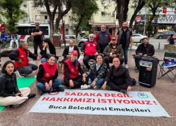 İzmir'de belediye işçileri TİS süreci için direnişte!