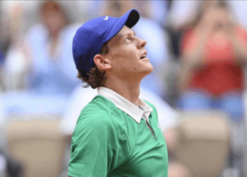 Jannik Sinner Zorlanmadan Dördüncü Turda