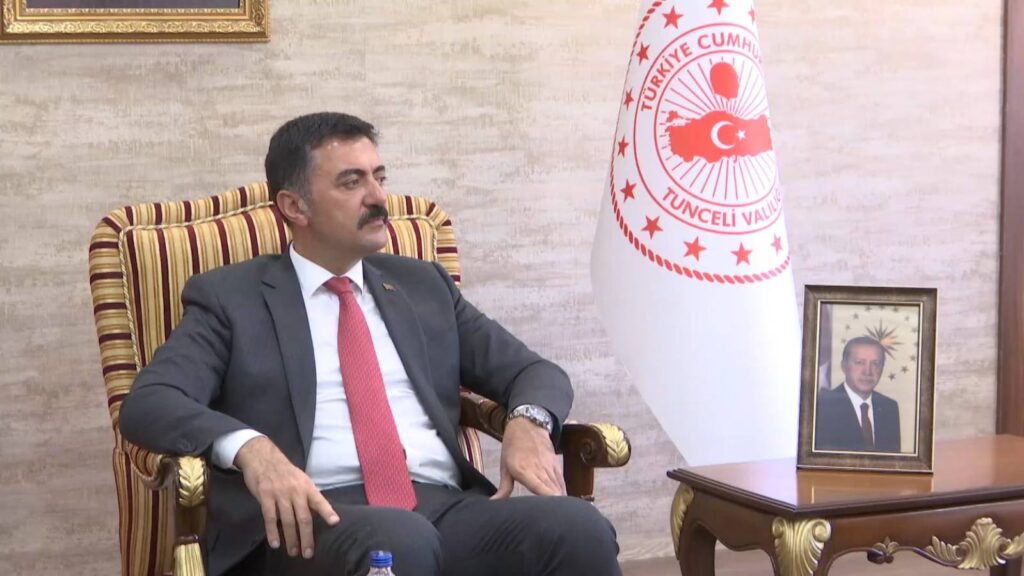 Kayyım olan Tunceli Valisi Bülent Tekbıyıkoğlu, merkeze çekilmek için dilekçe verdi
