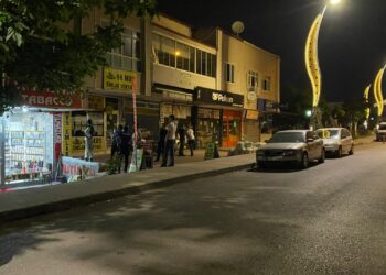 Kocaeli’de Akılalmaz Olay! İş Yerinde Unutuldu, Camdan İnmek İsterken Metrelerce Yüksekten Düştü