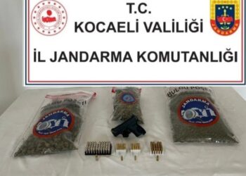 Kocaeli'de Jandarmadan Operasyon: 14 Yıl Hapis Cezasıyla Aranıyordu, Uyuşturucuyla Yakalandı