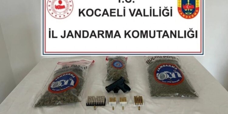 Kocaeli'de Jandarmadan Operasyon: 14 Yıl Hapis Cezasıyla Aranıyordu, Uyuşturucuyla Yakalandı