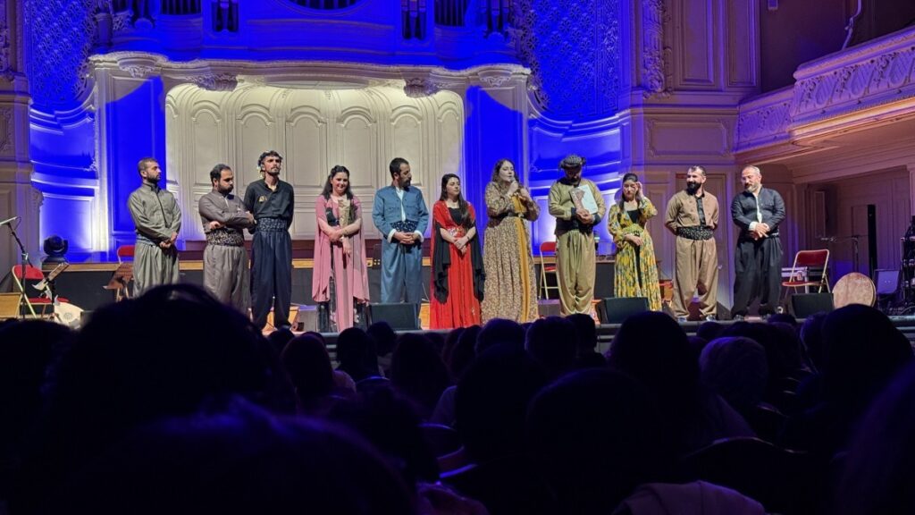 Koma Ma’dan Paris’te coşkulu konser