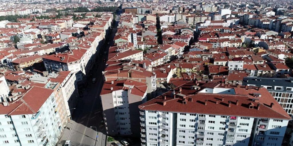 Konutta fiyat balonu bazı bölgelerde sürüyor