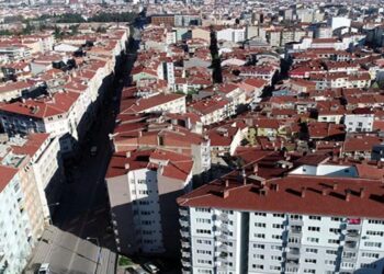 Konutta fiyat balonu bazı bölgelerde sürüyor