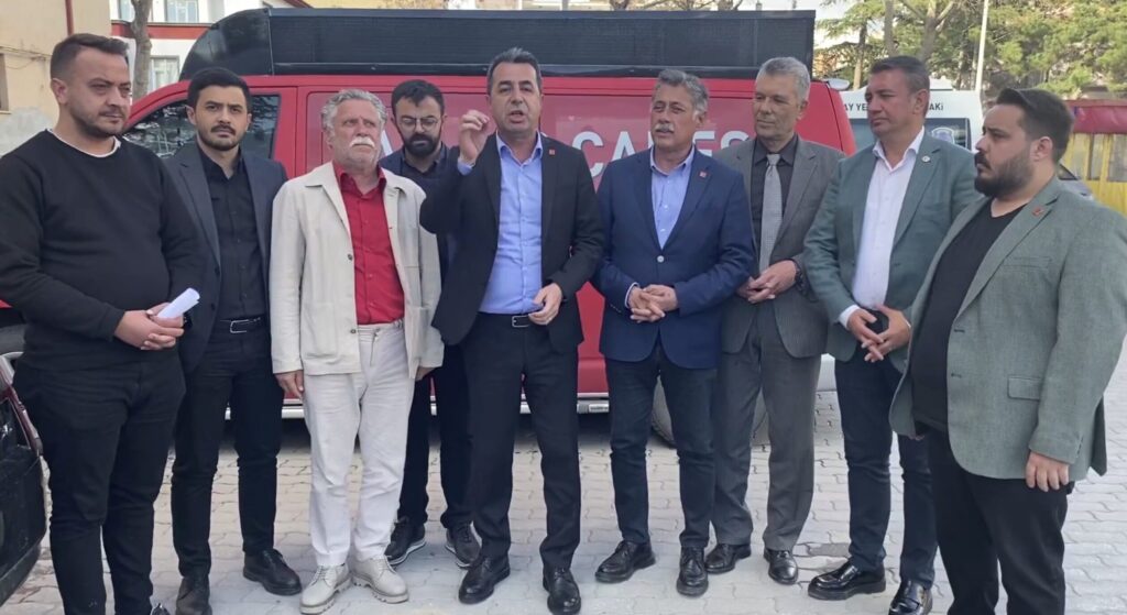 Konya'da miting çalışması yapan CHP yöneticilerine silahlı saldırı