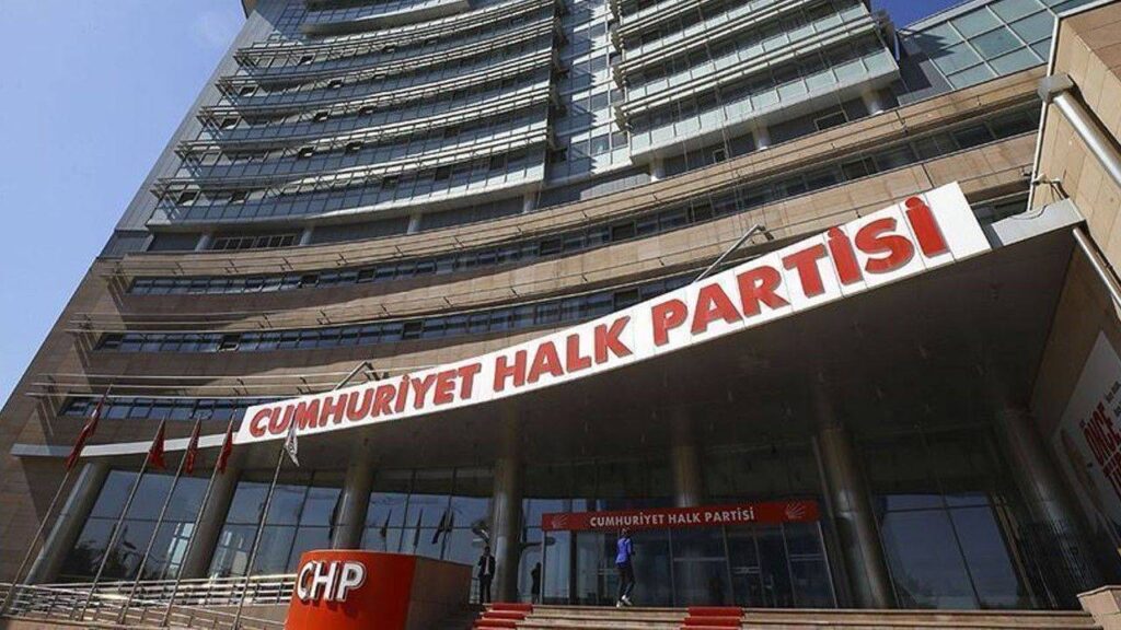 Konya'daki miting öncesi CHP'li yöneticilerin aracı geçerken "kurusıkı" silahla havaya ateş açan 2 kişi gözaltında