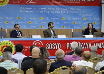 Kürt Dili Sempozyumu'nda siyasete eleştiri