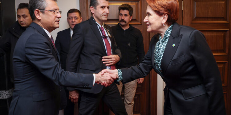 Meral Akşener, sessizliğini Özgür Özel için bozdu