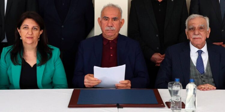 Öcalan'dan PKK'nın fesih kararı sonrası ilk açıklama