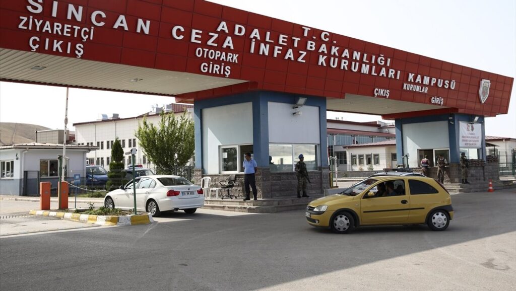 On binlerce kişi cezaevinden çıkabilir
