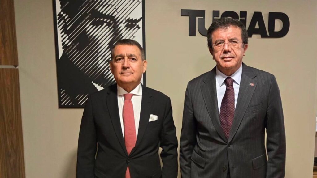 Onlar bizim dostumuzdur; bireysel bir ziyaretti