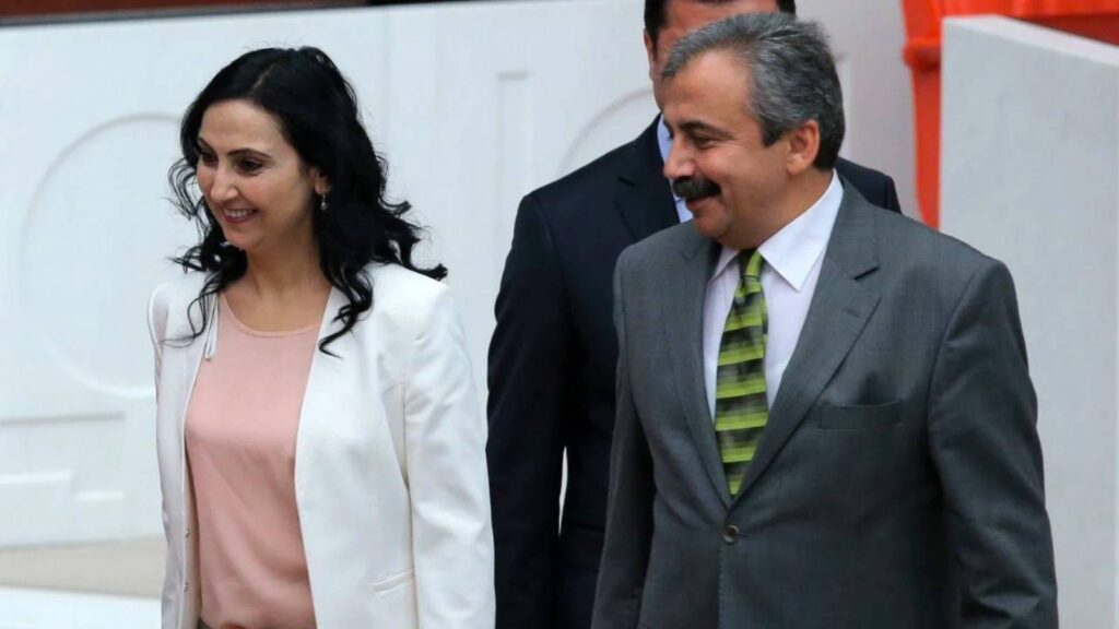 Onun direncini devralan milyonlar var, borcumuzu onun değerlerini başarıya ulaştırarak ödeyebiliriz