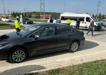 Otomobil ve Motosiklet 'Kaza Kavşağı'nda Çarpıştı