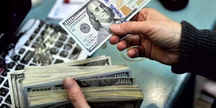Özel sektörün yurt dışı kredi borcu 10,5 milyar dolar arttı