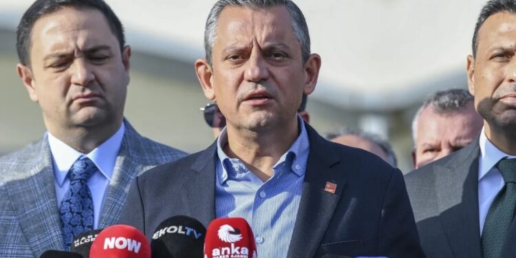 Özel’den İmamoğlu’na ziyaret