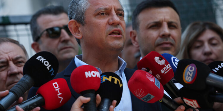 Özel'den ilk açıklama: Bu, siyaset kurumuna yapılmış bir saldırıdır