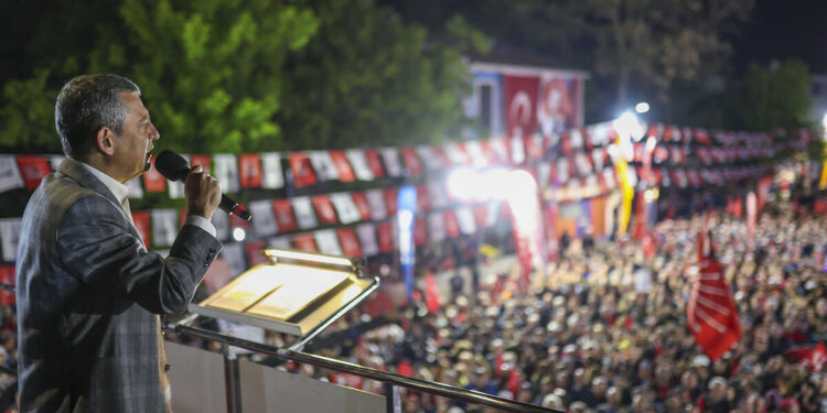 Özgür Özel: 19 Mart bir darbedir, karargahı da Beştepe'dir