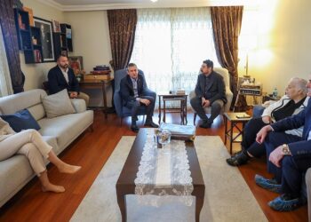 Özgür Özel, Buğra Gökce’nin Ailesini Ziyaret Etti