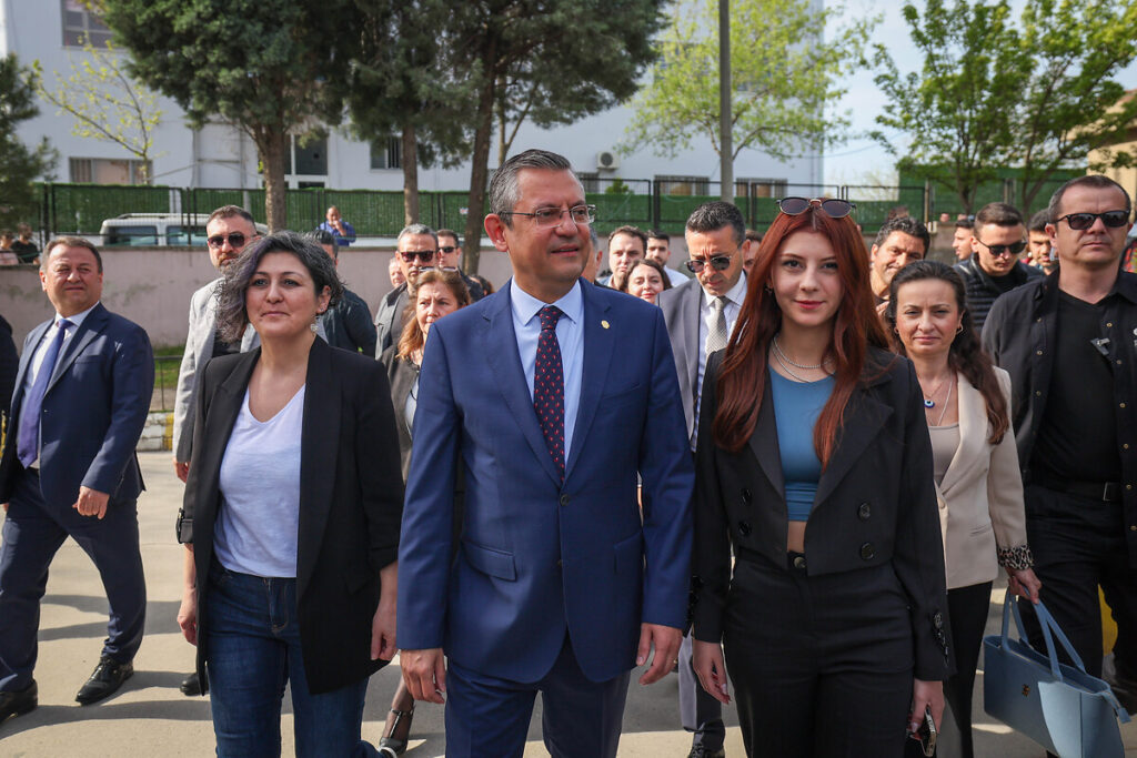 Özgür Özel'in ailesini tehdit eden kişi Trabzon'da gözaltına alındı