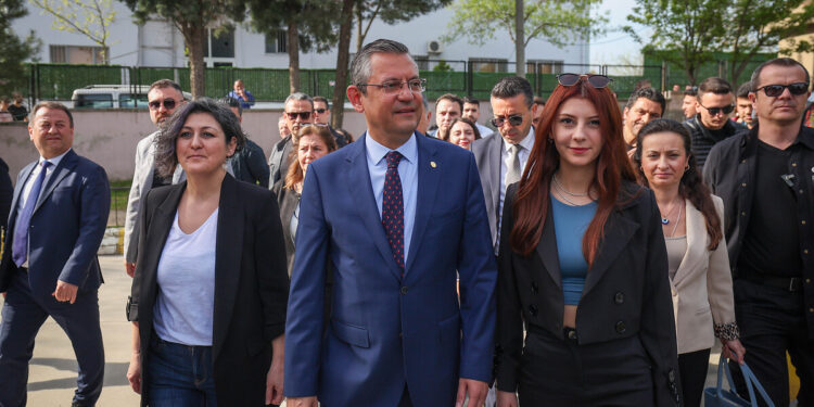 Özgür Özel'in ailesini tehdit eden kişi Trabzon'da gözaltına alındı