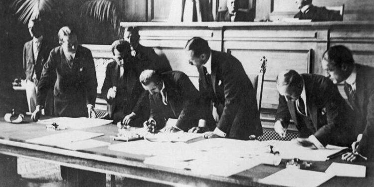 PKK, Lozan Antlaşması'nı yok sayarken Türkiye’yi soykırım yapmakla suçluyor