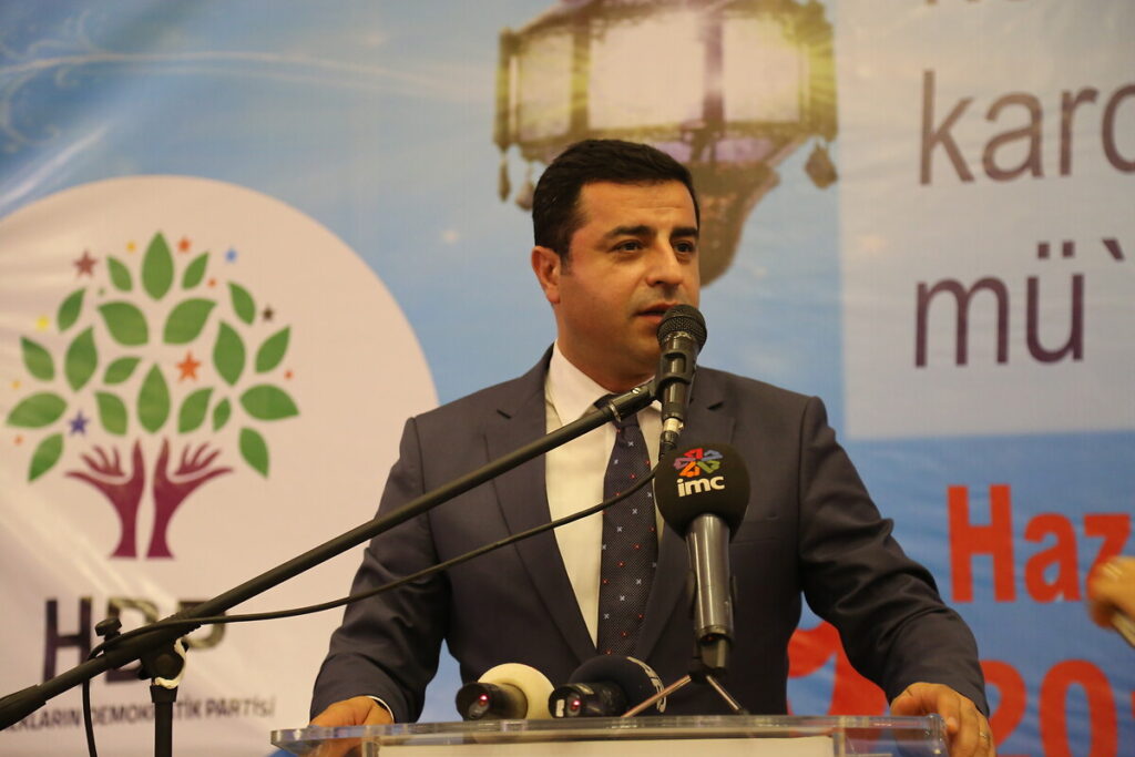 PKK kararı sonrası Demirtaş'tan çağrı