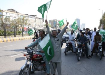 Pakistan Sokaklarında Ateşkes Sonrası Orduya Destek