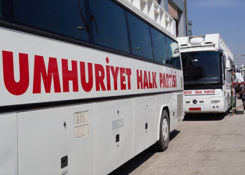 Parti "Suçu milletvekillerimizi 1. Meclise götürmesi" dedi, Bakan Tunç "Gerekçe görevli memura mukavemet" bilgisi verdi