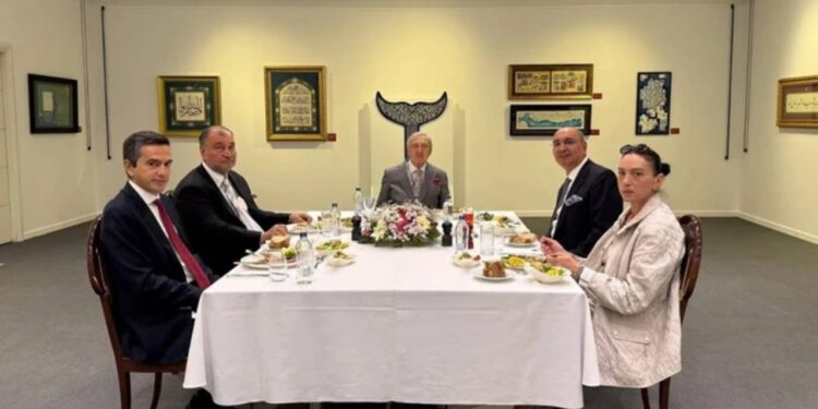 Rahmi Koç ve Murat Ülker Amerika'da Kahvaltı Masasında Buluştu: İşte Görüşmenin Perde Arkası