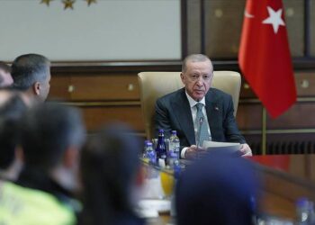 Saha çalışmalarını ihmal etmeyin, Meclis’e devamlılık gösterin