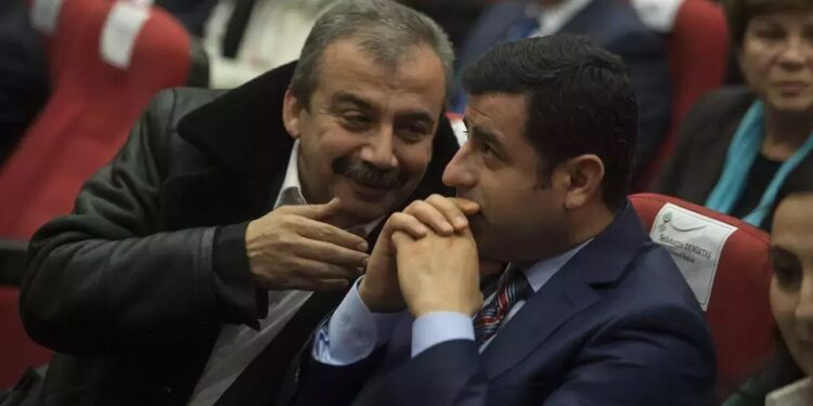 Selahattin Demirtaş'tan Sırrı Süreyya Önder'e Veda Mesajı... 'Olmadı Gardaş'