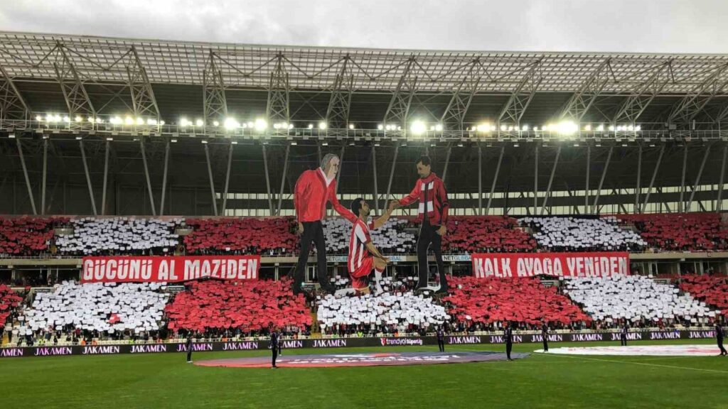 Sivasspor Taraftarından İlginç Kareografi