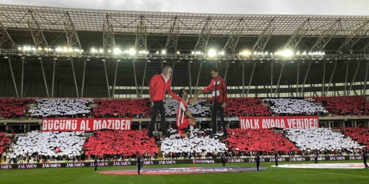 Sivasspor Taraftarından İlginç Kareografi