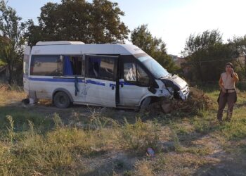 Siverek’te öğretmen servisleri kaza yaptı: 28 yaralı