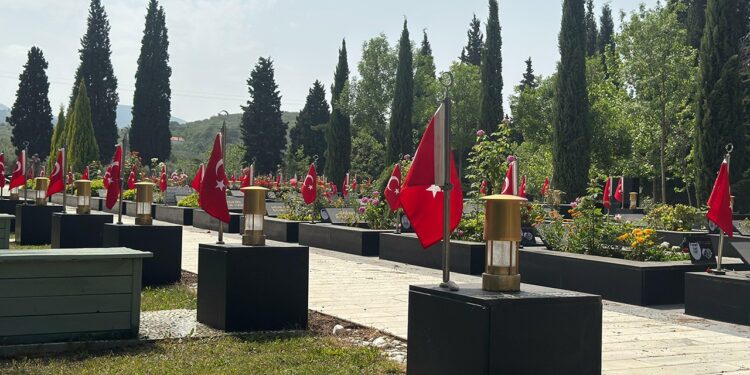 Soma Faciasında Ölen Madencinin Babasından Yürek Yakan İsyan: 'Bu Bir Kaza Değil Cinayet, 11 Yıldan Beri Adalet Peşinde Koşuyoruz'