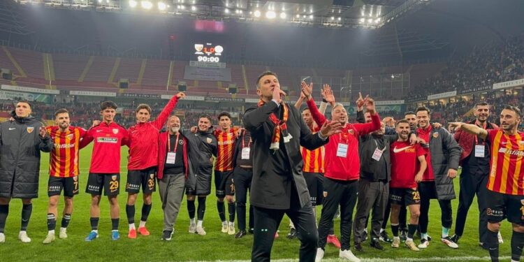 Süper Lig Ekibinde 8 İsmin Sözleşmesi Sona Eriyor