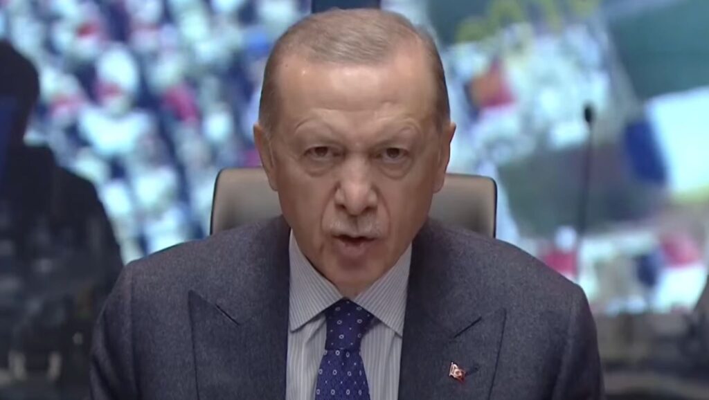 T24 yazarı: Terör bitecek ama demokrasi beklemeyin