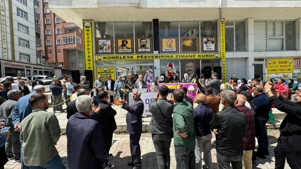 Tekirdağ'da Kürtçe dil derneği açıldı