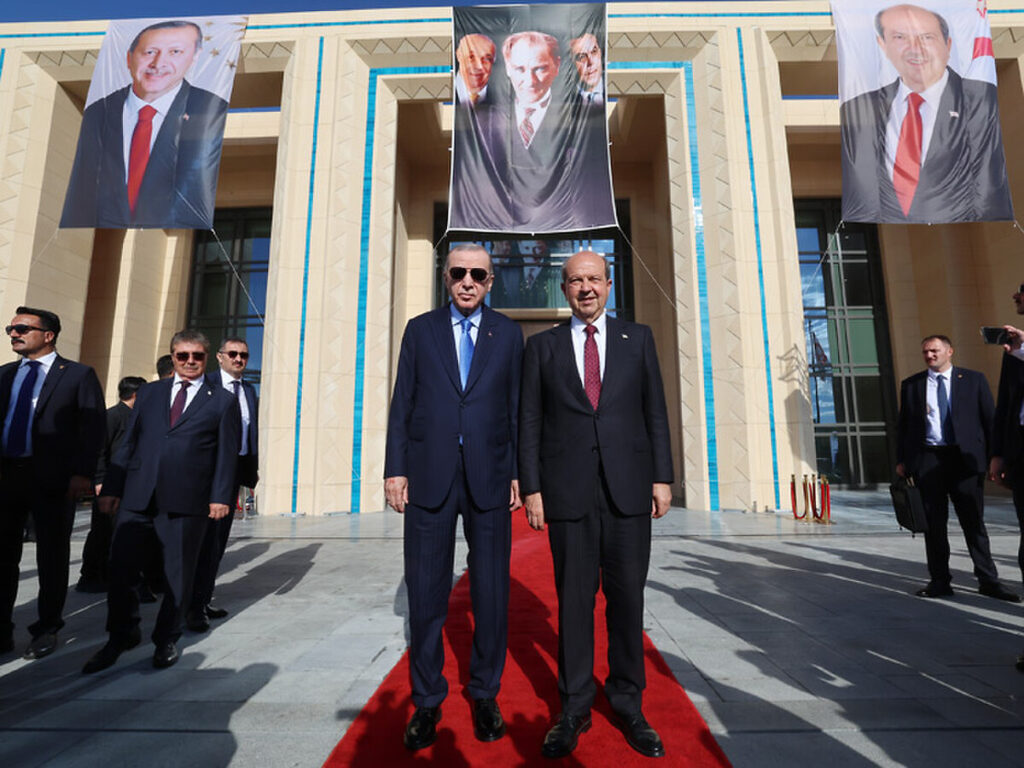 Tepkilere rağmen bir Saray da Kıbrıs'ta açtı